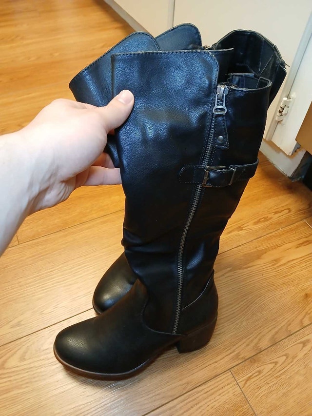 Women's Taxi Boots - Size 6.5 (37)