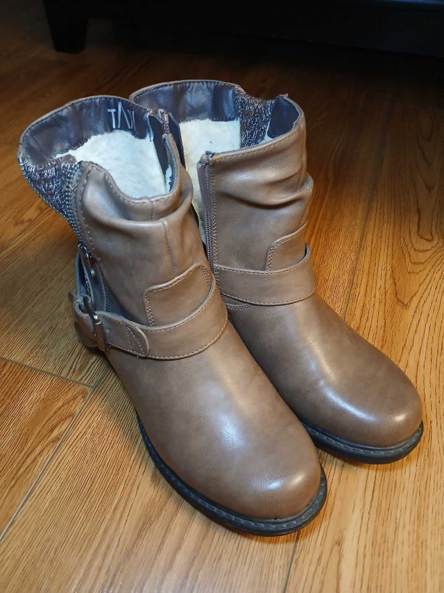 Women's Taxi Boots - Size 6 (36)