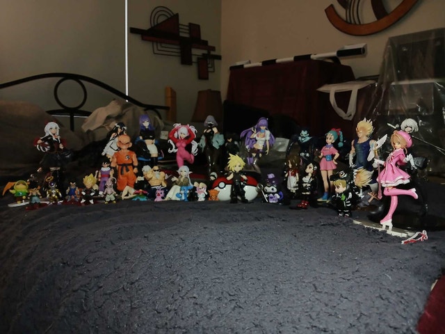 Large Collection of Figurines - photo 2