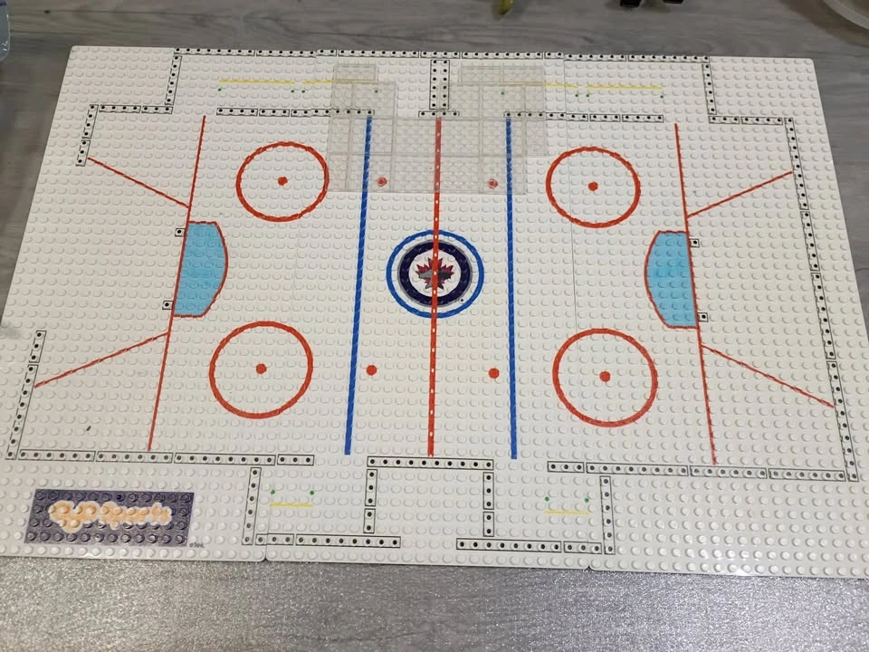 Lot of Oyo Jets Hockey Rink and Building Block Sets - photo 2