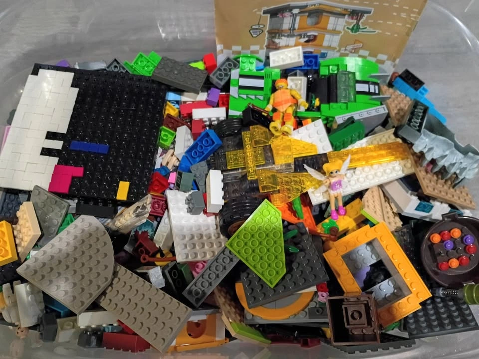 Lot of Oyo Jets Hockey Rink and Building Block Sets - photo 5