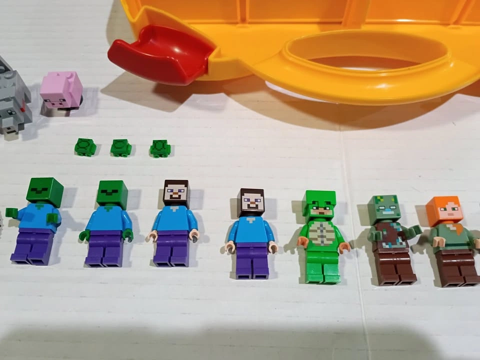 Lot of Lego Minecraft Minifigs Minecraft Sets and Other Pieces - photo 3