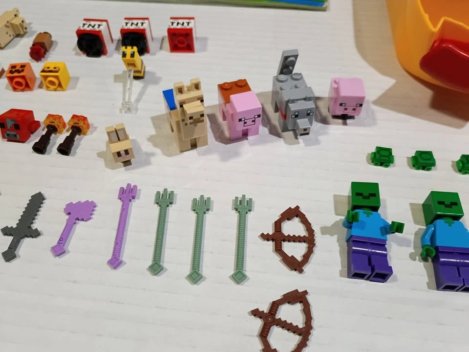 Lot of Lego Minecraft Minifigs Minecraft Sets and Other Pieces - photo 4