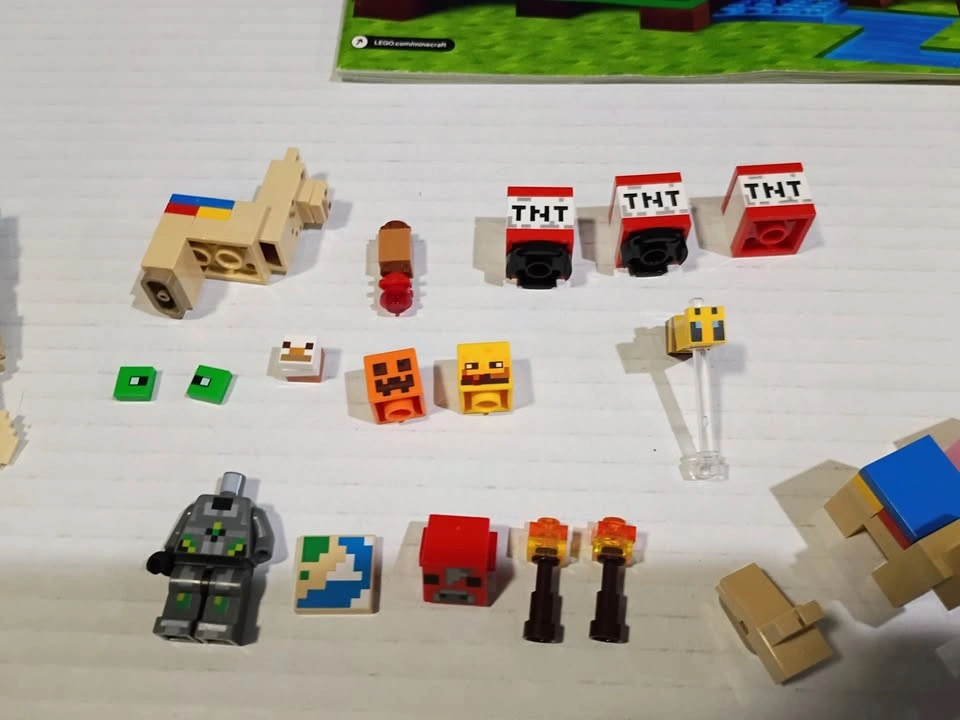 Lot of Lego Minecraft Minifigs Minecraft Sets and Other Pieces - photo 5