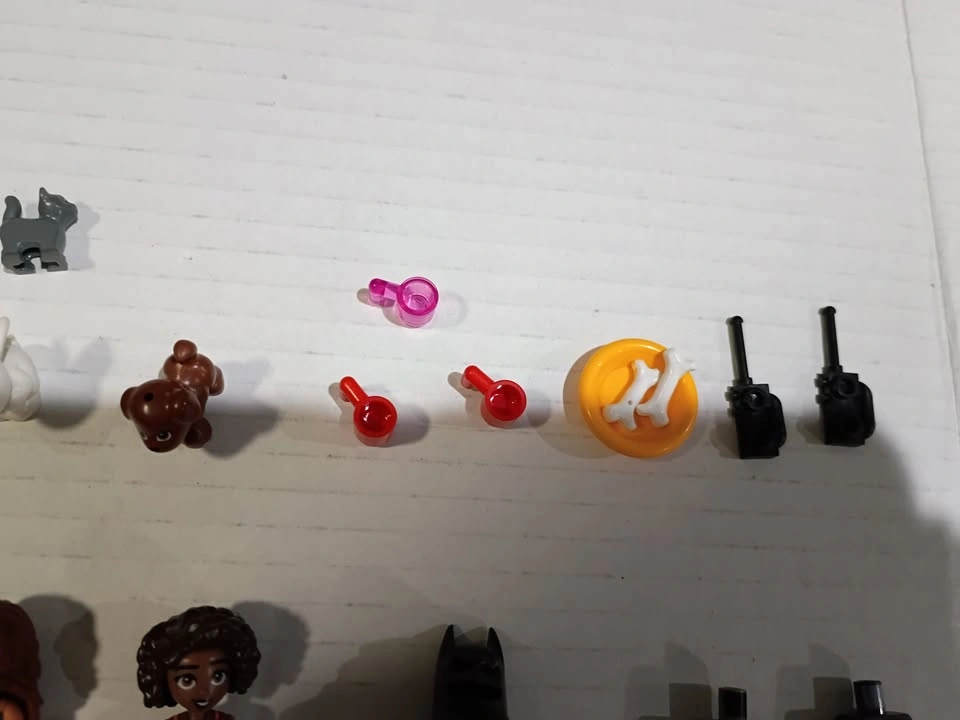 Lot of Lego Minifigs Minifig Parts and Accessories - photo 5