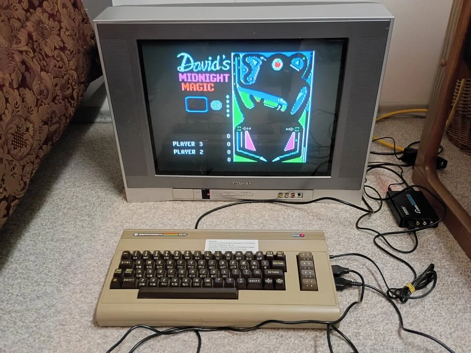 BMC64 Commodore Gaming System with Toshiba 20" CRT TV - photo 2