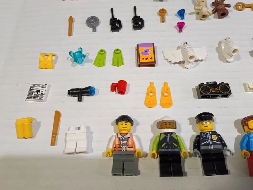 Lot of Lego Minifigs and Minifig Parts and Accessories - photo 2
