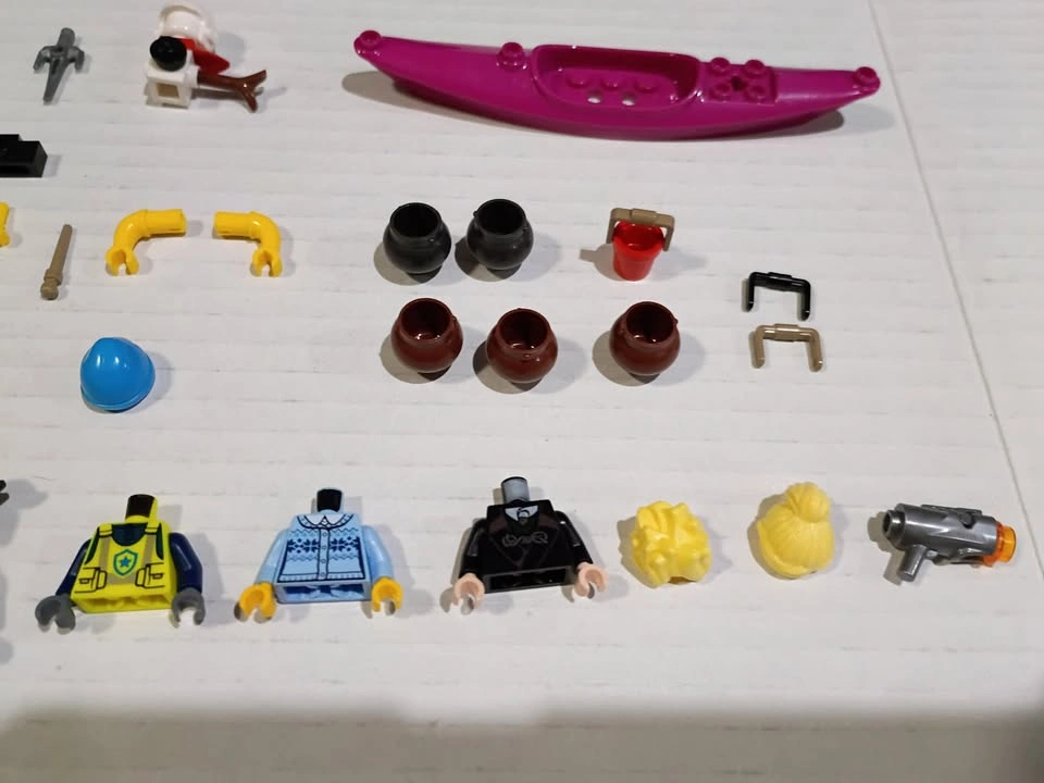 Lot of Lego Minifigs and Minifig Parts and Accessories - photo 4
