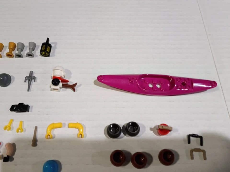 Lot of Lego Minifigs and Minifig Parts and Accessories - photo 5
