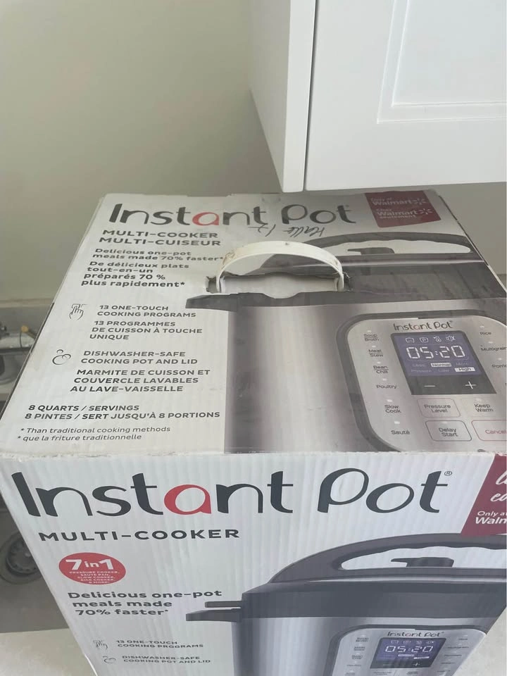 Brand New and Never used 7 in 1 Instant Pot Multi/Cooler - photo 2