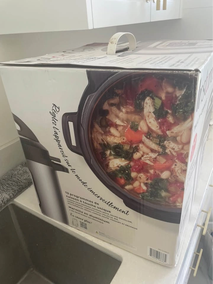 Brand New and Never used 7 in 1 Instant Pot Multi/Cooler - photo 3