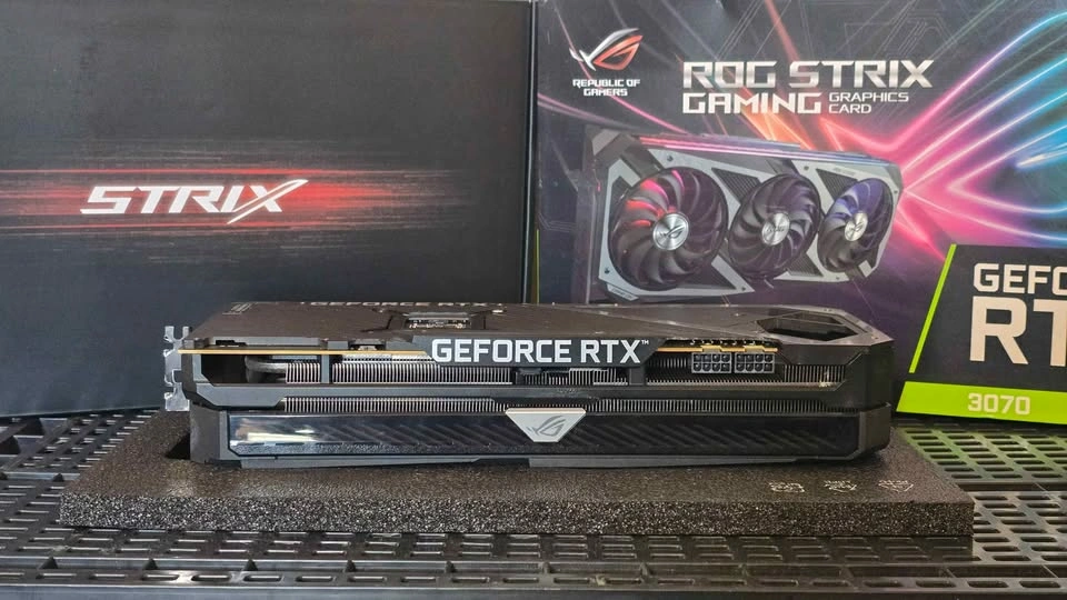 ASUS ROG Strix GeForce RTX 3070 Graphics Card - photo 2