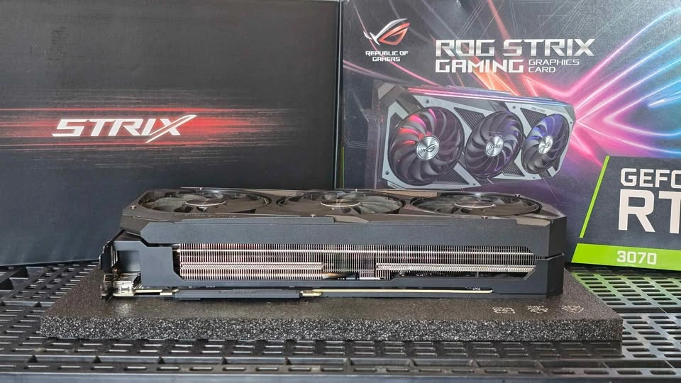 ASUS ROG Strix GeForce RTX 3070 Graphics Card - photo 4