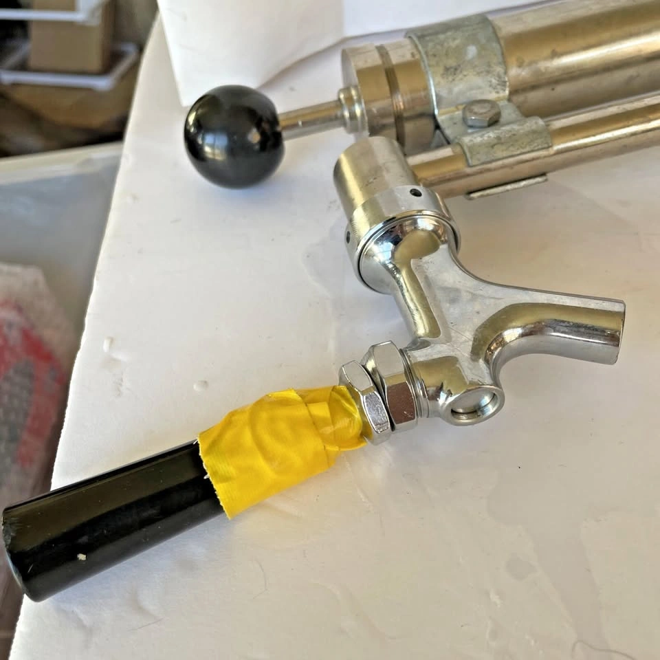 Heavy duty upright Beer keg Party Pump Tap - photo 2