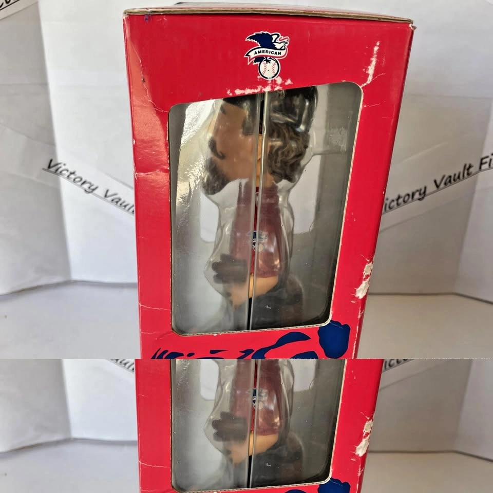 2002 Milwaukee Brewers Legends of the Diamond Bobblehead - photo 4
