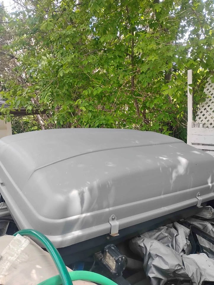 Locking Thule Roof Cargo Box with Roof Racks