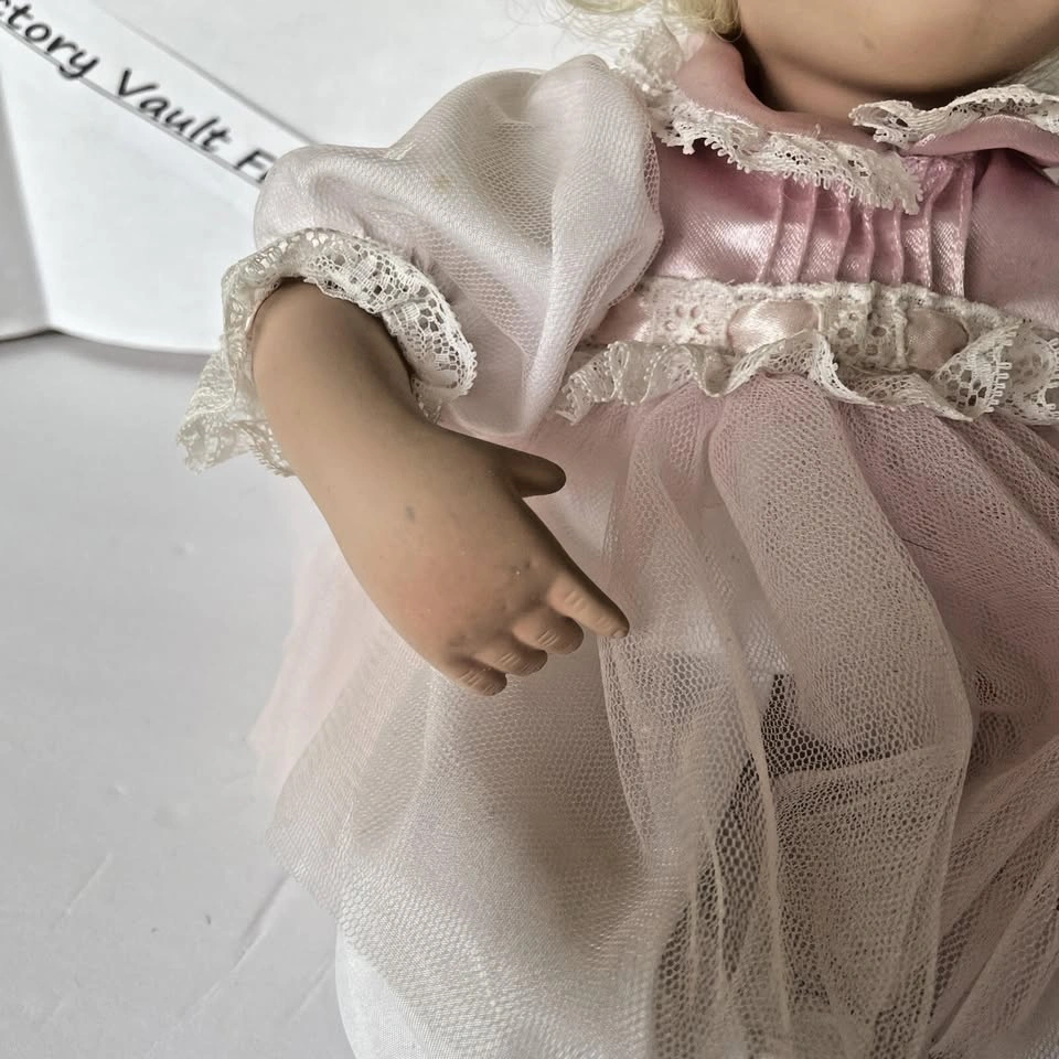 Vintage 94 Ashton-Drake I wish you Love Porcelain Angel Doll - photo 5