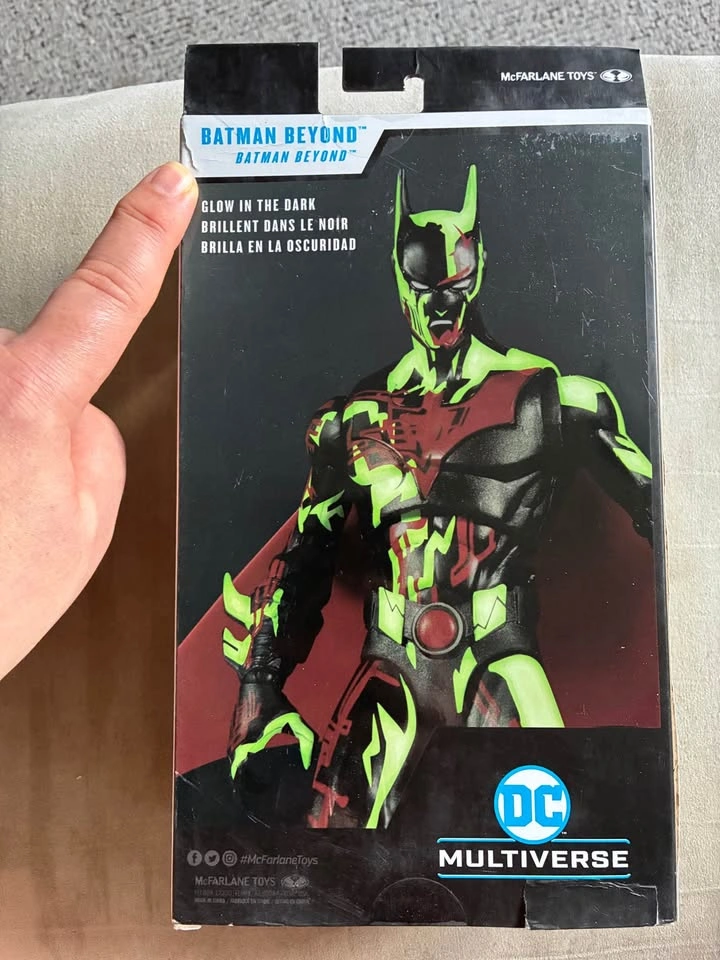 DC Multiverse Batman Beyond (Glow-in-the-Dark) Battle Damage - photo 2