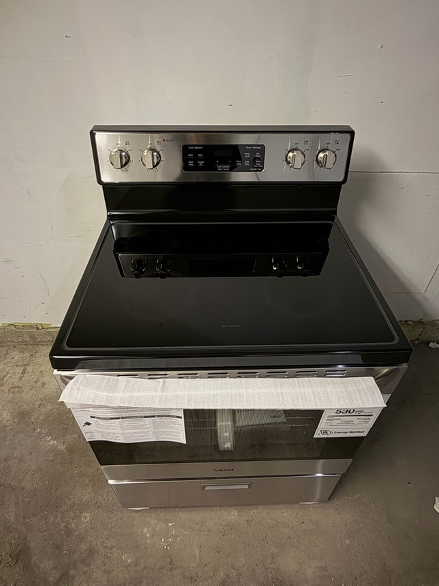 Brand New Vesta 4 burner stove