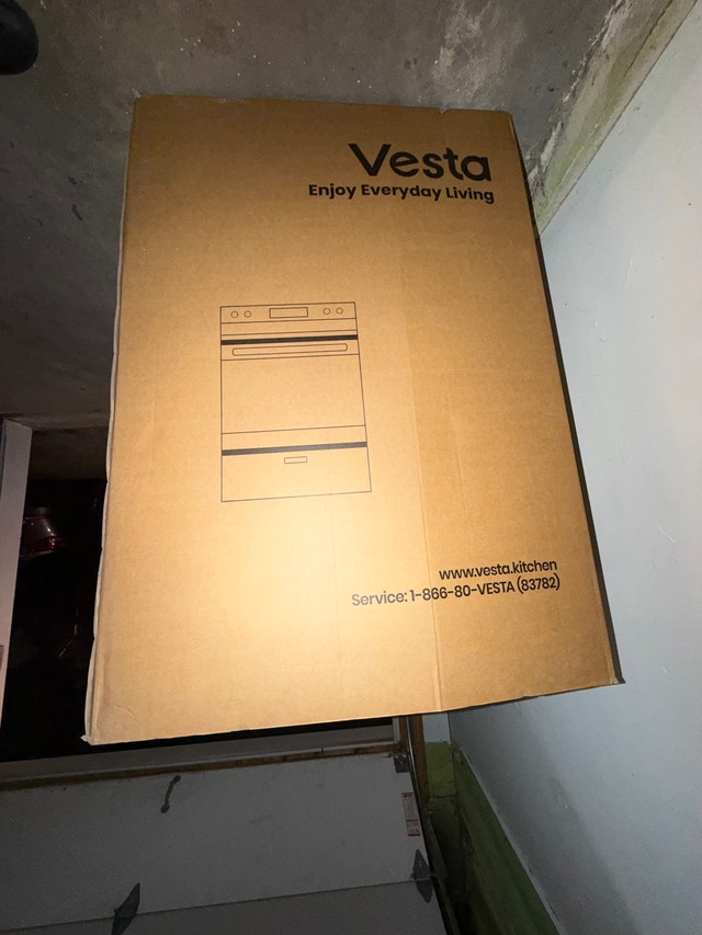 Brand New Vesta 4 burner stove - photo 2