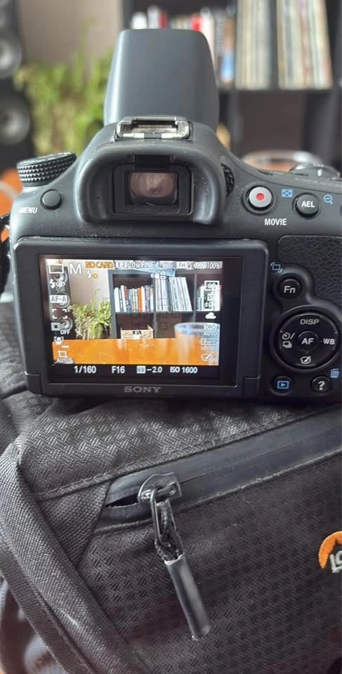 Sony Alpha a58 DSLR Camera + 18–55mm Lens + Charger + Bag - photo 5