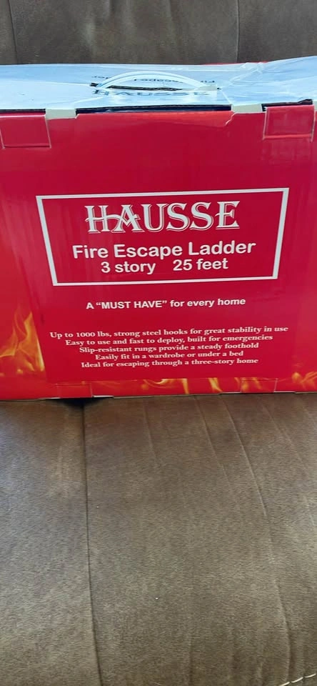 Hausse Retractable 3-Story Fire Escape Ladder (25 Feet) - photo 3