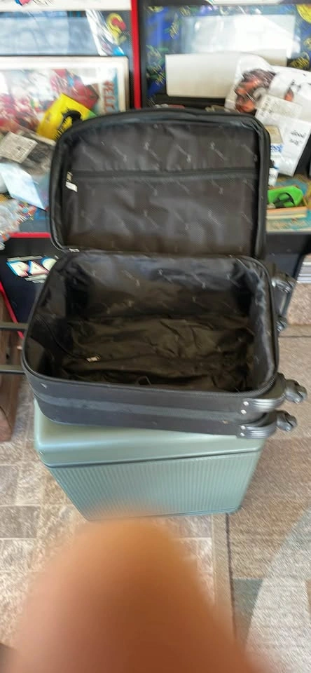 Lucky Brand Hardside and AMKA Softside Suitcase Set - photo 4