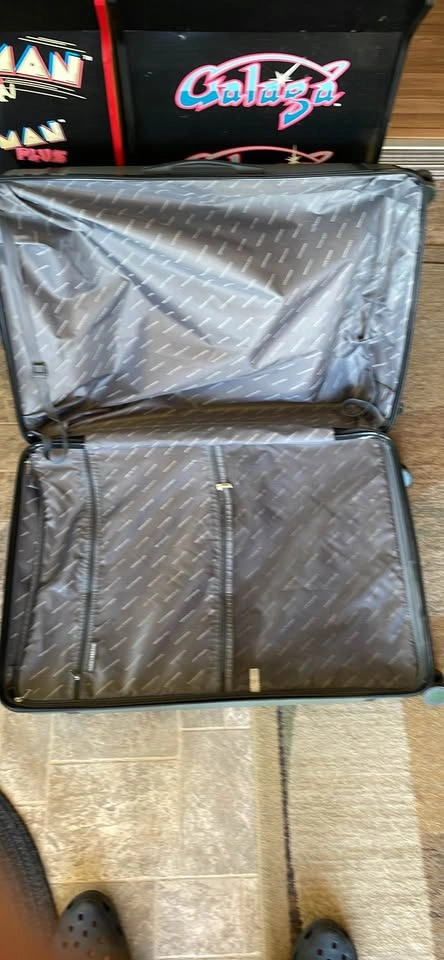 Lucky Brand Hardside and AMKA Softside Suitcase Set - photo 5