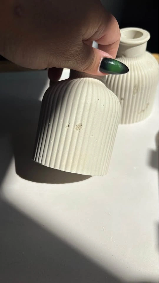 Set of 3 White Ribbed Bud Vases - photo 3