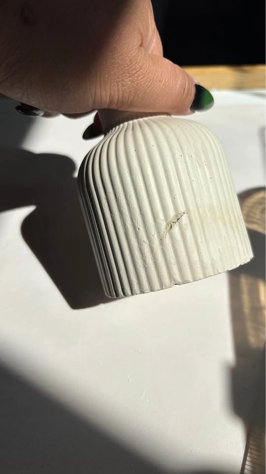 Set of 3 White Ribbed Bud Vases - photo 5