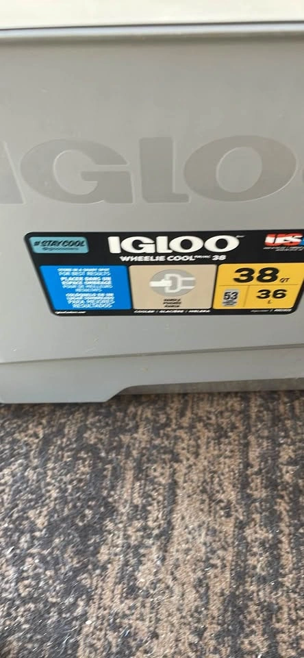 Igloo Wheelie Cool 38qt cooler - photo 2