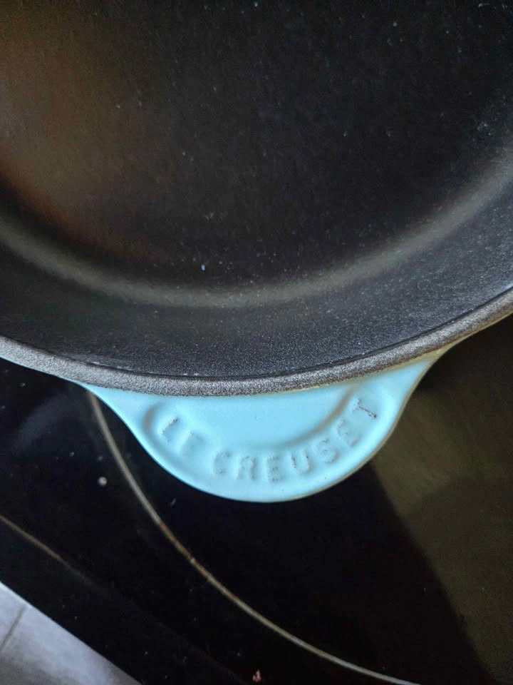 Le Creuset Cast Iron Skillet - photo 2