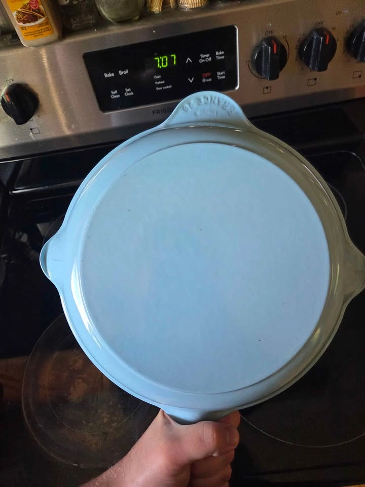 Le Creuset Cast Iron Skillet - photo 3