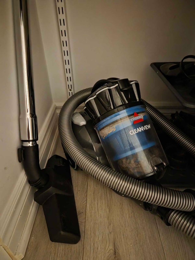 BISSELL CleanView Bagless Canister Vacuum – Good Condition - photo 2