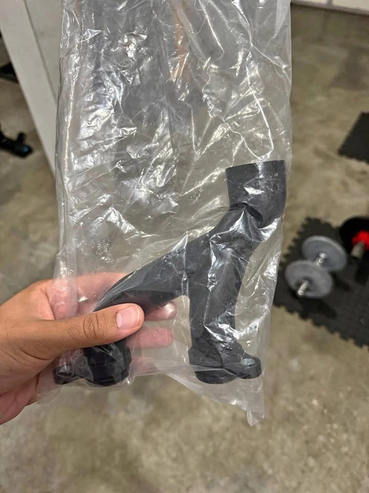 Range Rover parts (coolant pipes and gasket)