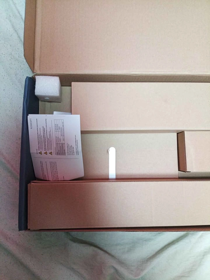 Brand new in box - Koncept equo led floor lamp - photo 4