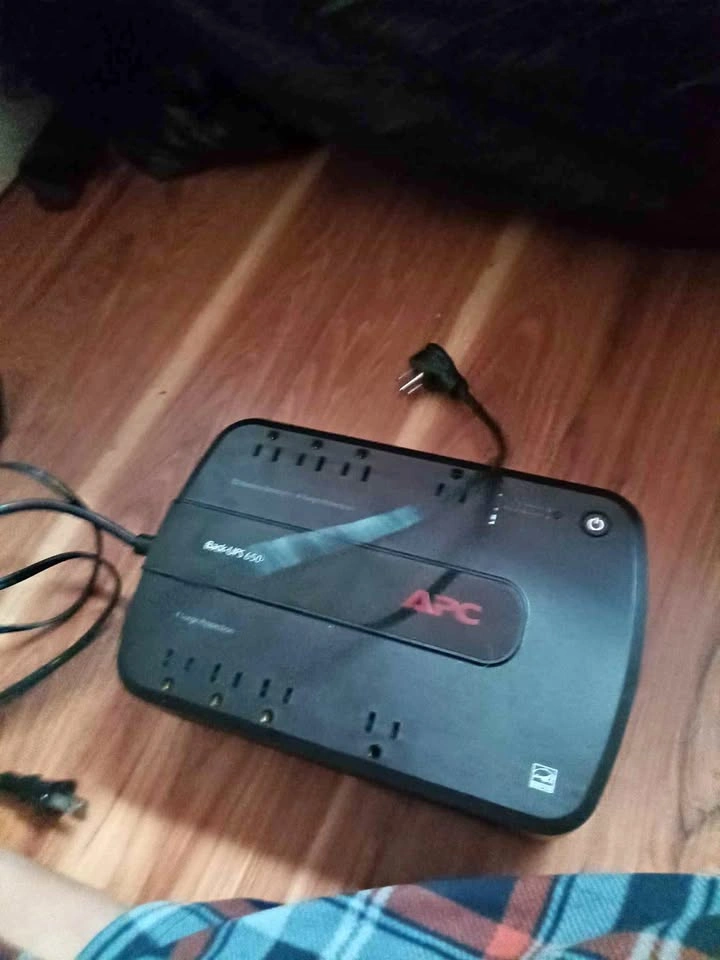 APC 650w UPS
