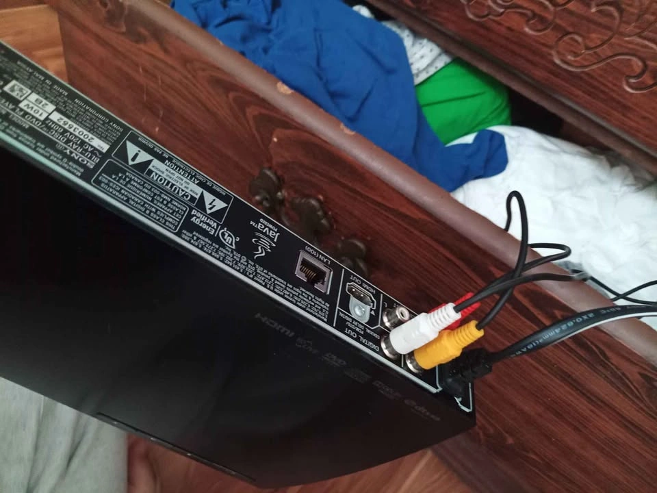 Sony Blu-Ray Player With Discs OBO - photo 3