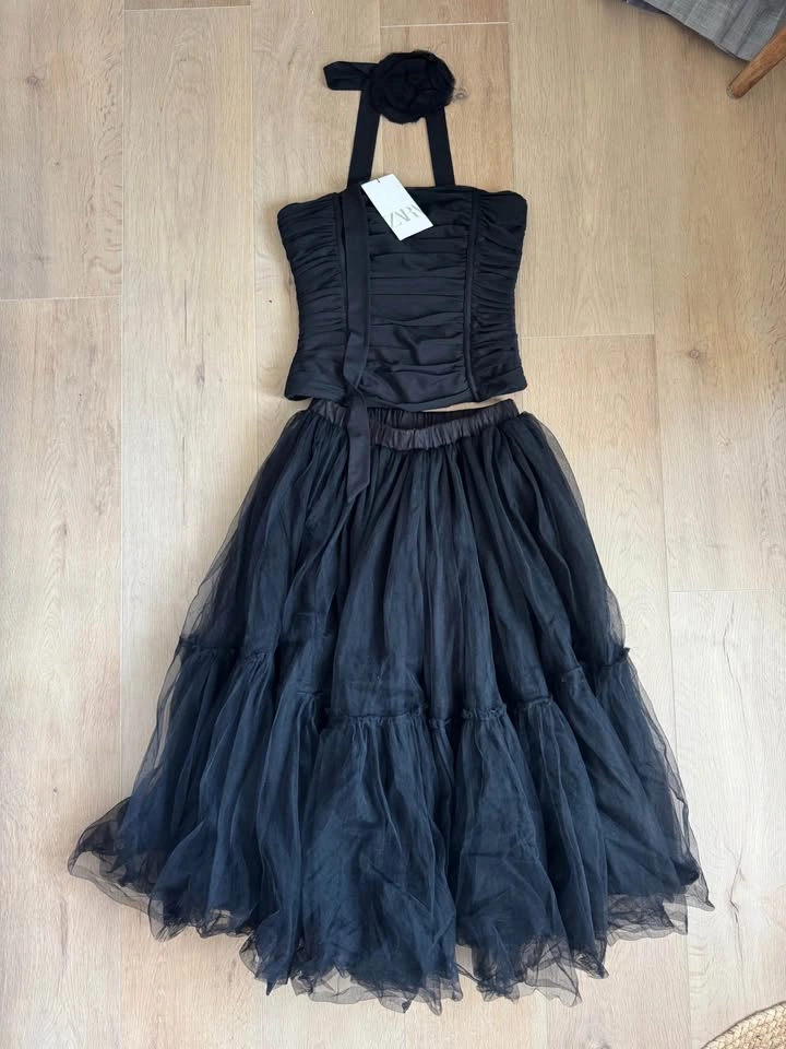 Black Tulle Midi Dress with Floral Neck Detail Tank Set - photo 5