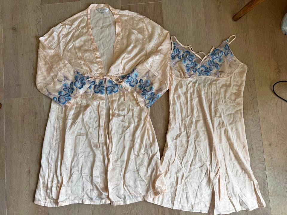 100% silk 2-Piece Robe and Nightgown Set
