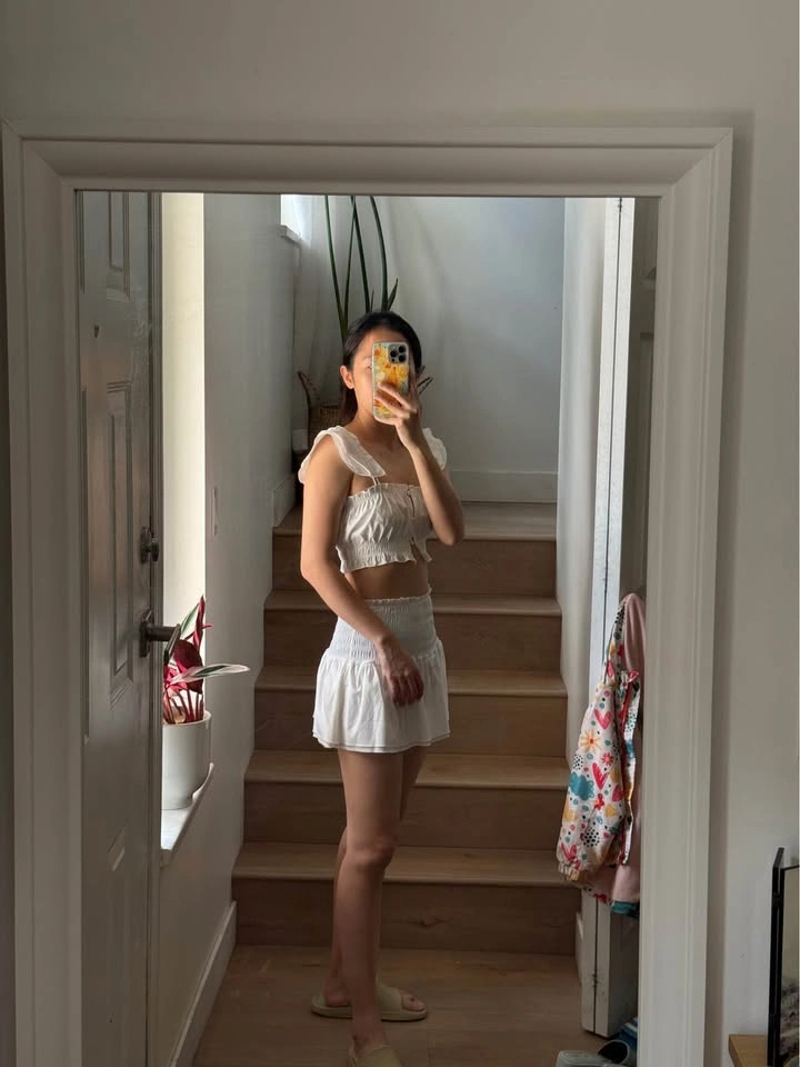 BNWT! White Two-Piece Ruffle Crop Top and Skirt Set - photo 2