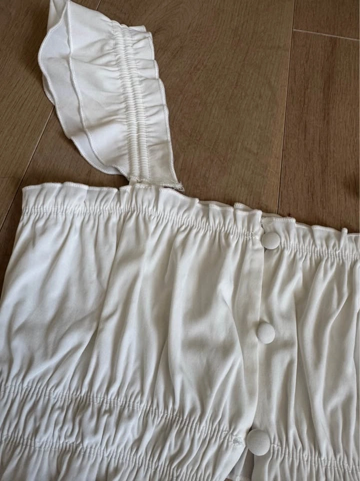 BNWT! White Two-Piece Ruffle Crop Top and Skirt Set - photo 4