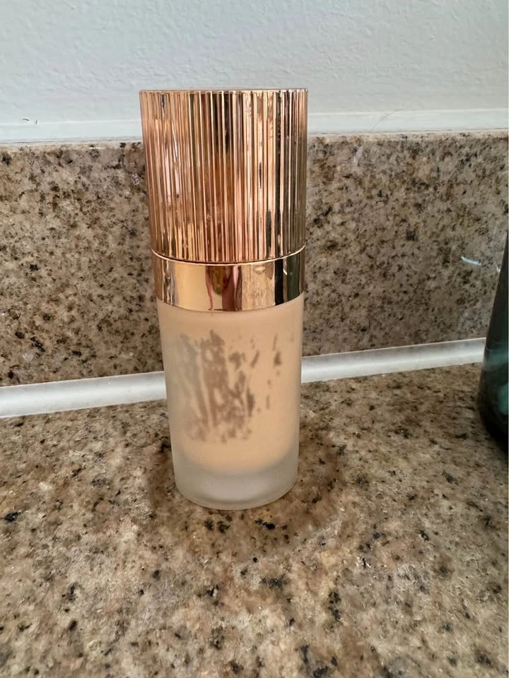 #4 Neutral Charlotte Tilbury Airbrush Flawless Foundation - photo 2