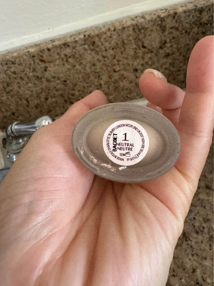 #1 Neutral Charlotte Tilbury Airbrush Flawless Foundation - photo 3