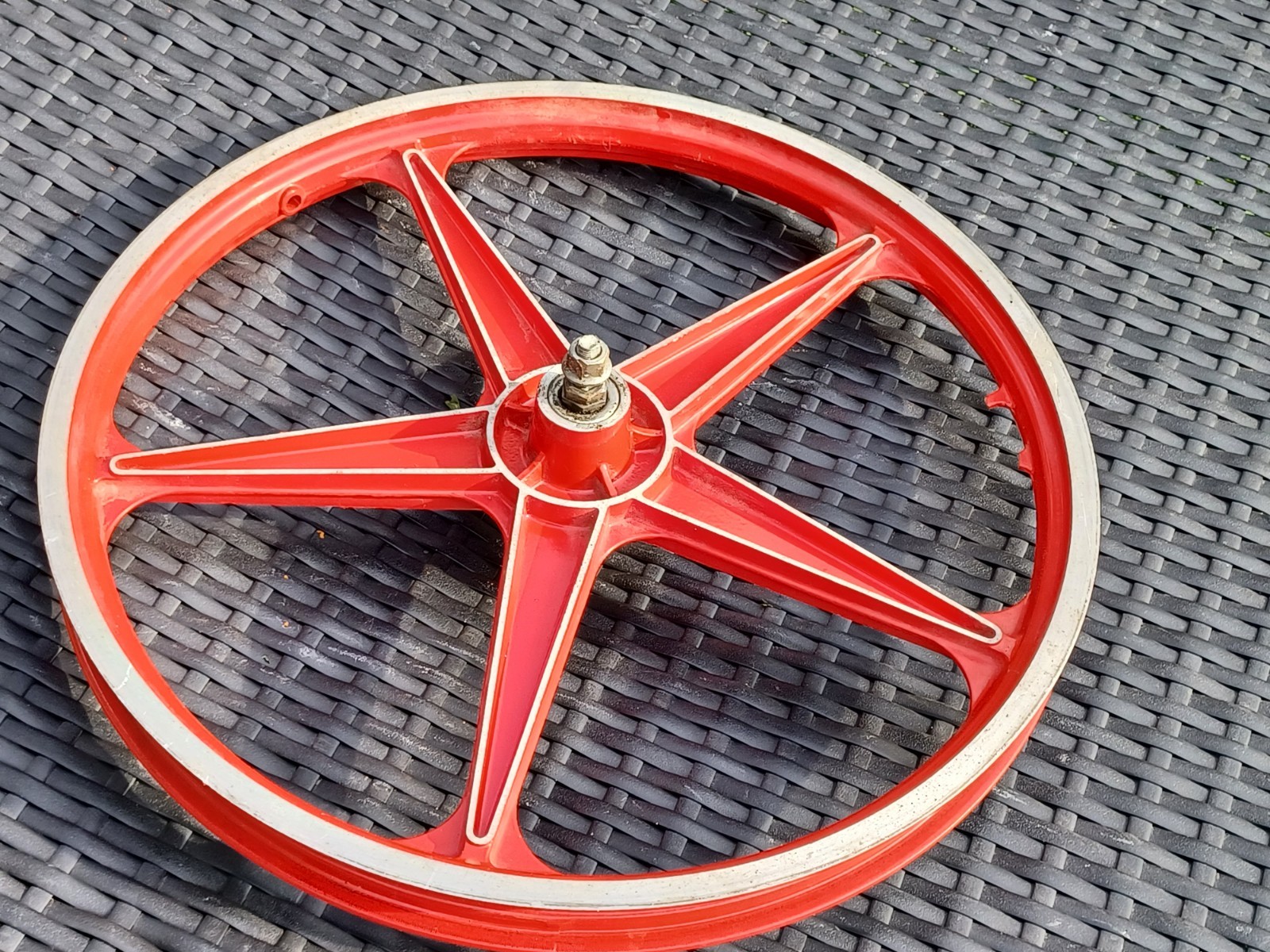 Vintage Lester Mag 20in BMX Front Wheel Red 5 Spoke Rim - photo 3