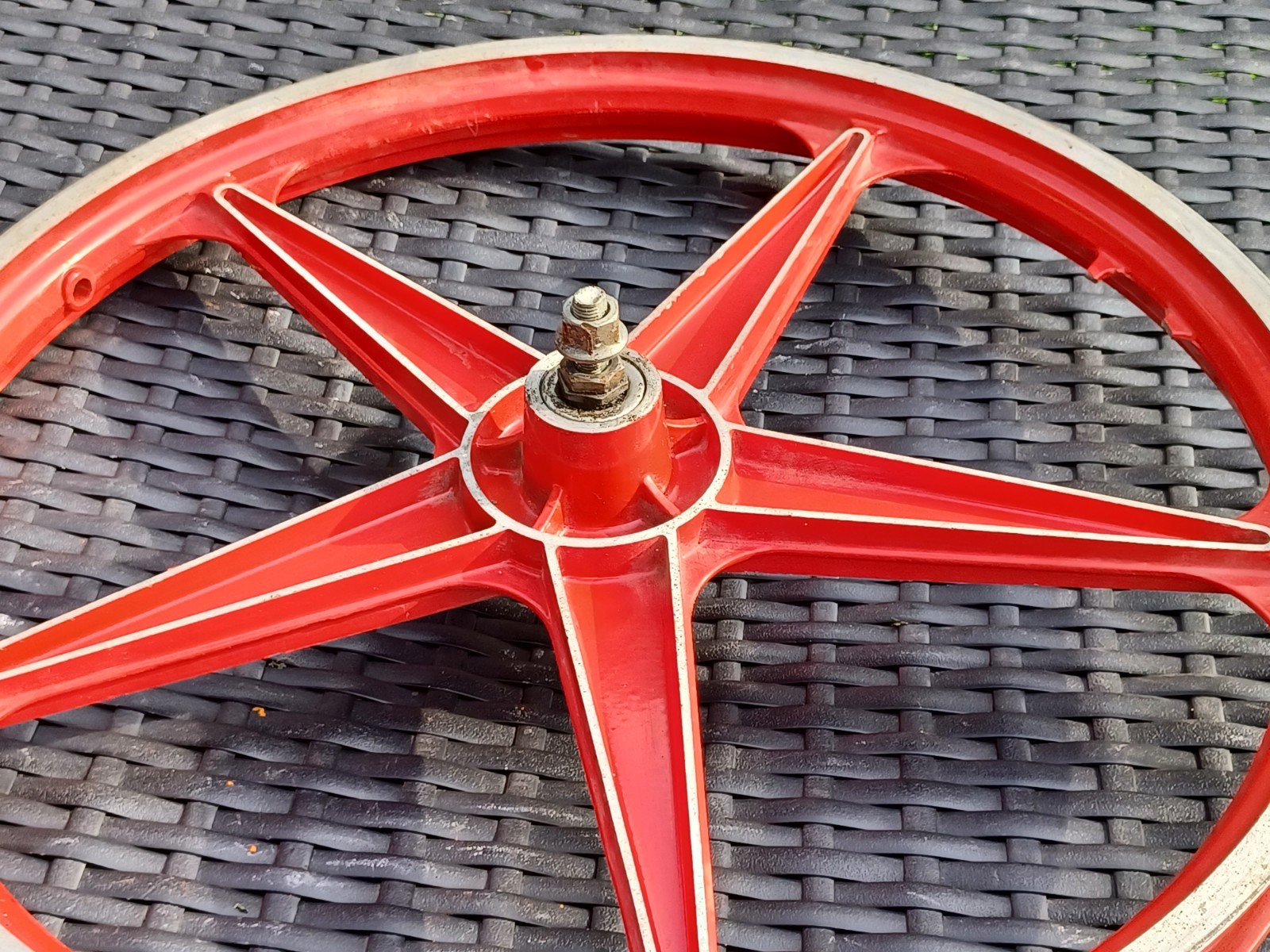 Vintage Lester Mag 20in BMX Front Wheel Red 5 Spoke Rim - photo 4