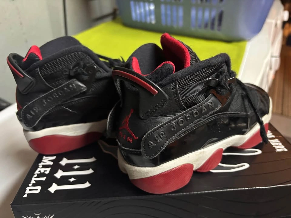 M J's black and red sneakers boys - photo 2