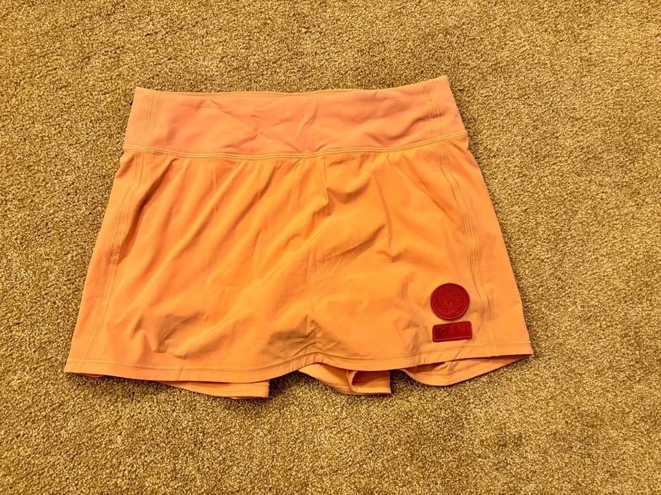 Brand new lululemon Women's limited edition team Canada skort