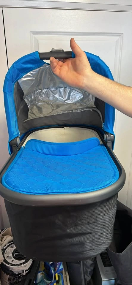 Uppababy blue bassinet with cover - photo 2
