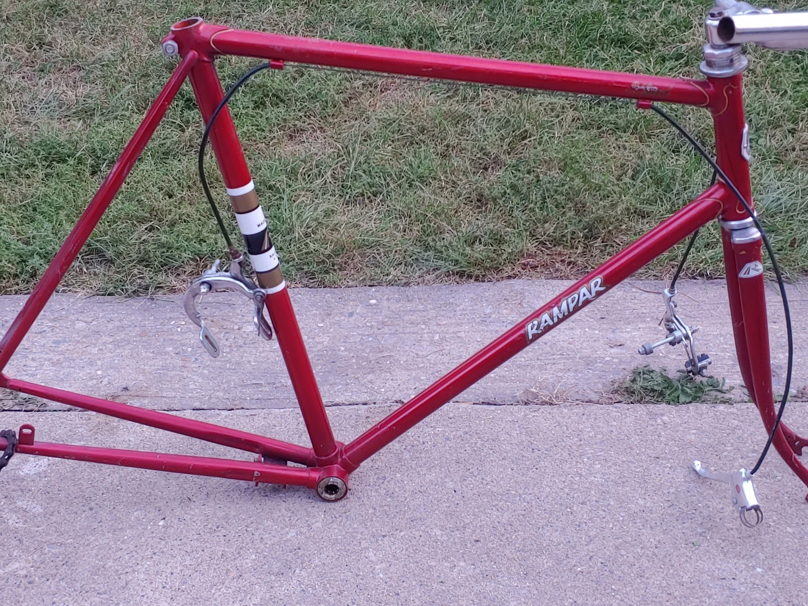 Vintage Raleigh Rampar 3 Speed 26in Bike Frame Set Up OEM Red - photo 2